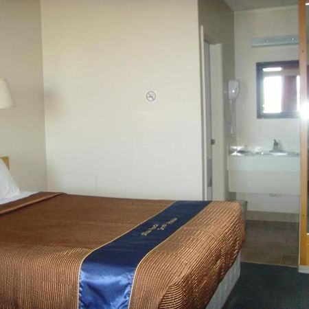 Skyview Swift Current Hotel ภายนอก รูปภาพ