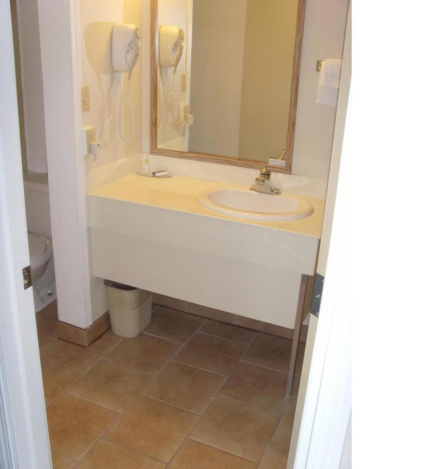 Skyview Swift Current Hotel ภายนอก รูปภาพ