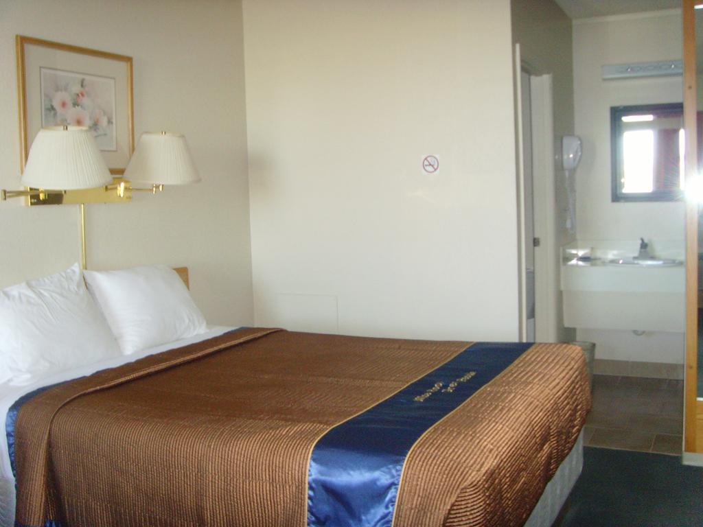 Skyview Swift Current Hotel ภายนอก รูปภาพ